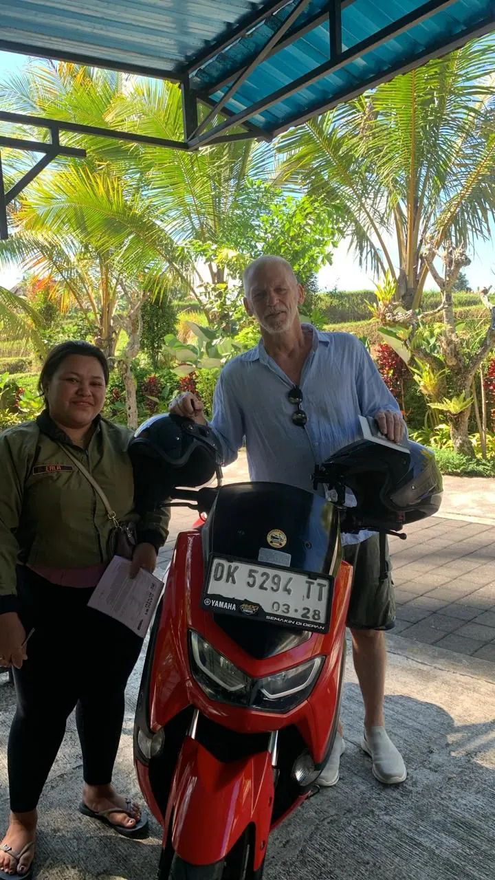 Emma Perrier renting a scooter in Ubud, Bali