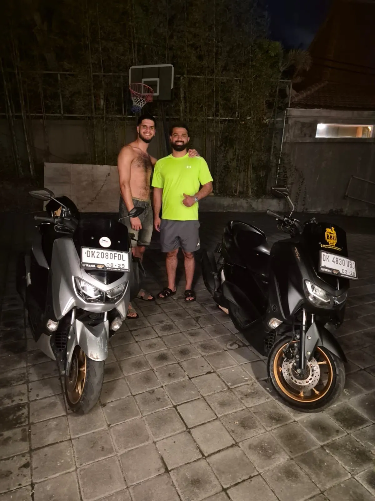 Marc & Julie renting a scooter in Uluwatu, Bali